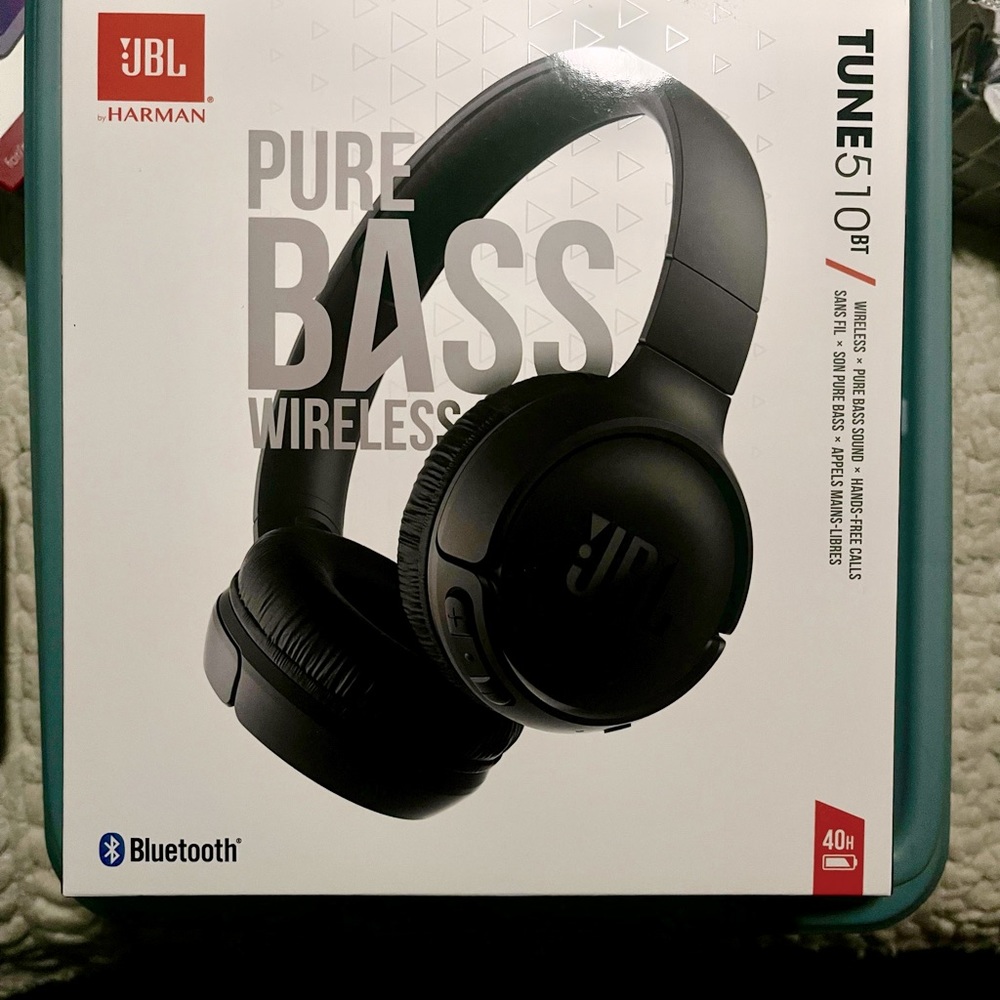 JBL Wireless headphones